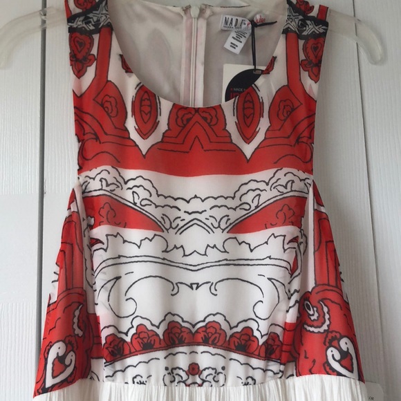 NWT Women's Fashion Week Red Scarf Print Maxi - Picture 4 of 6